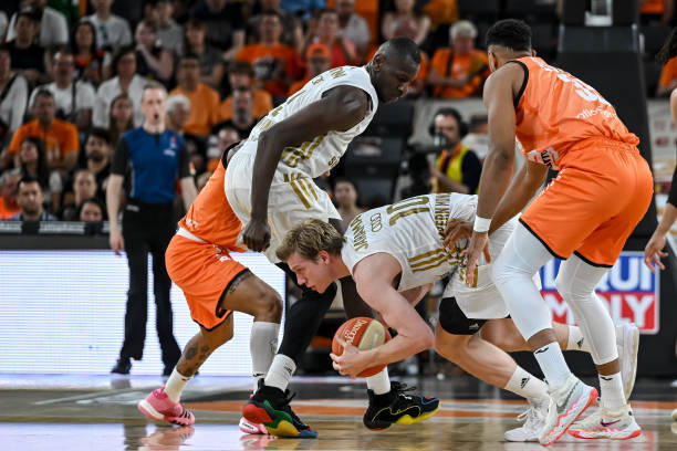 综合来看 综合来看